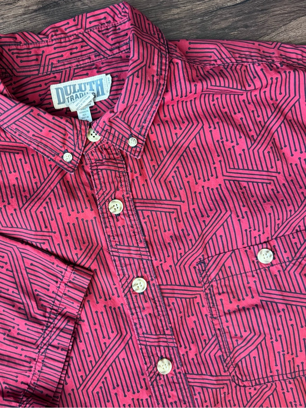Duluth Trading Co Shirt Men's XLT Red Circuit Print Relaxed Fit Button Outdoors
